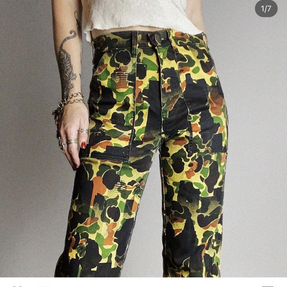 ISO! Do not buy - backbite camo military pants in size 27